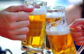 Người bị tiểu đường uống bia rượu có được không?
