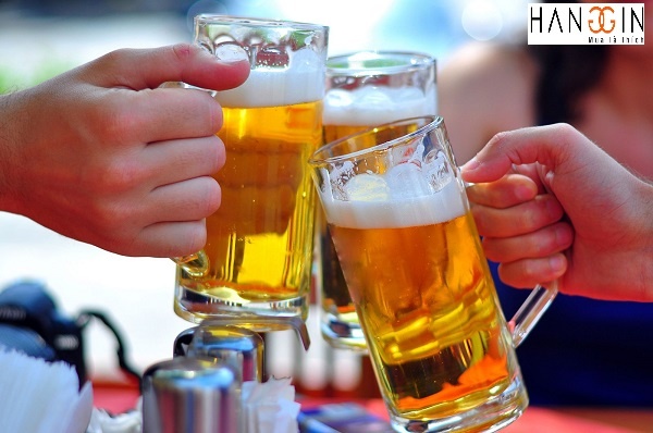 Nam giới tinh trùng thiểu năng nên hạn chế uống nhiều bia rượu