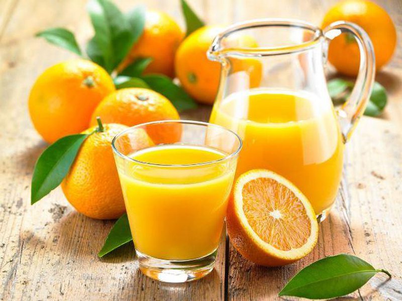 Người bệnh tiểu đường uống nước cam có được không?